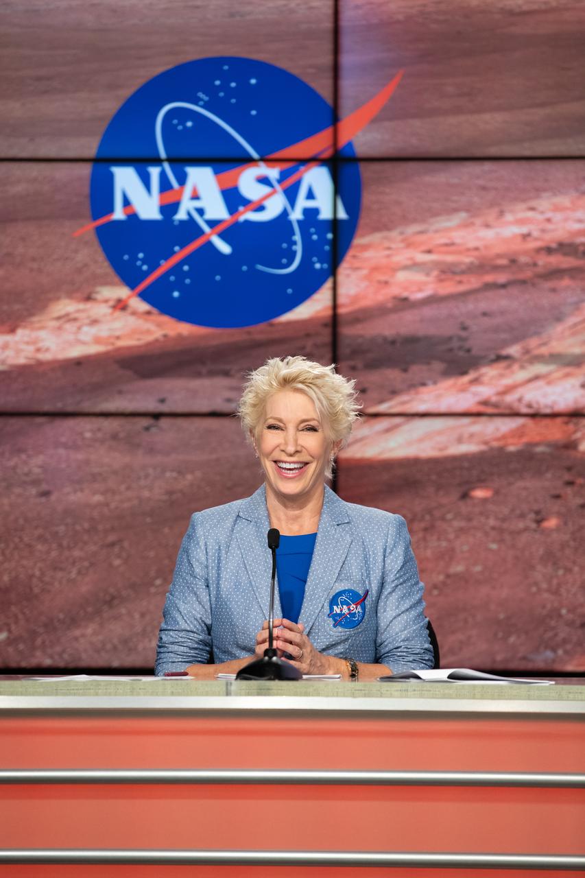Tammy Long, NASA Communicaions, moderates a Mars 2020 Mission Tech and Humans to Mars Briefing at NASA’s Kennedy Space Center in Florida on July 28, 2020. The Mars Perseverance rover is scheduled to launch July 30, on a United Launch Alliance Atlas V 541 rocket from Space Launch Complex 41 at nearby Cape Canaveral Air Force Station. The rover is part of NASA’s Mars Exploration Program, a long-term effort of robotic exploration of the Red Planet. The rover will search for habitable conditions in the ancient past and signs of past microbial life on Mars. The Launch Services Program at Kennedy is responsible for launch management.