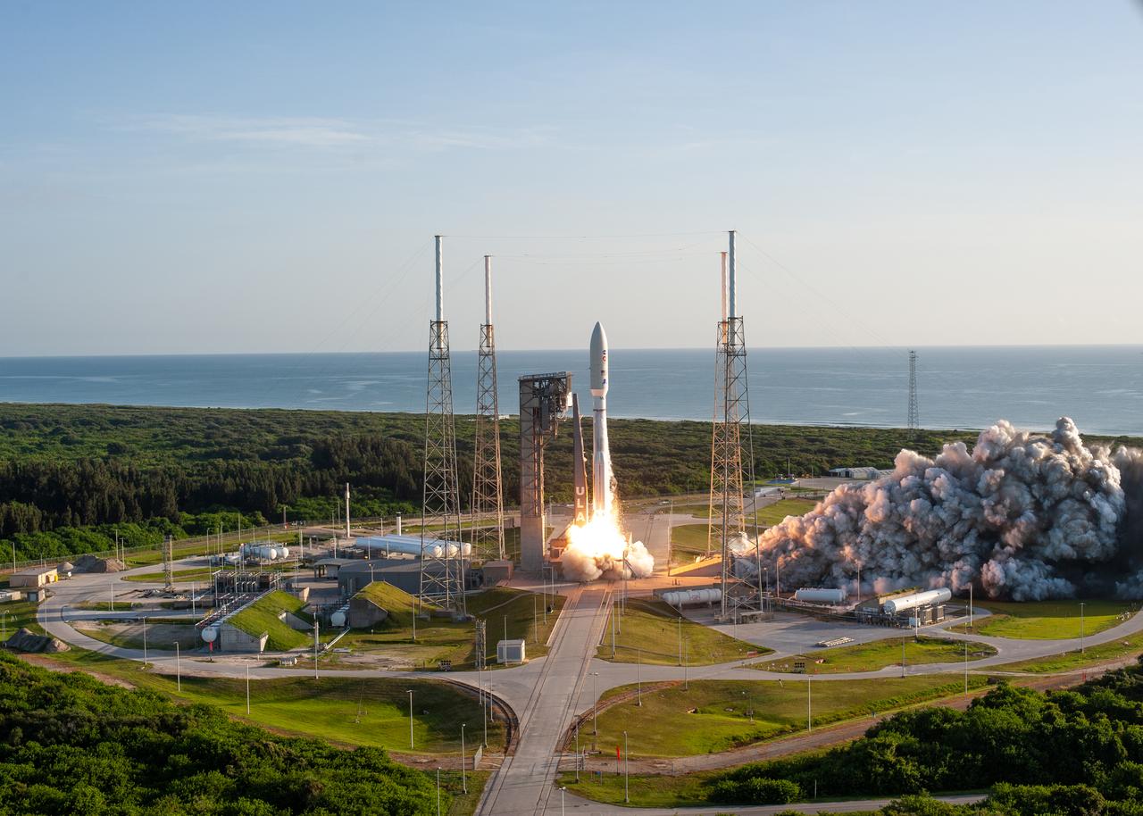 A United Launch Alliance Atlas V 541 rocket lifts off from Space Launch Complex 41 at Cape Canaveral Air Force Station in Florida on July 30, 2020, at 7:50 a.m. EDT, carrying NASA’s Mars Perseverance rover and Ingenuity helicopter. The rover is part of NASA’s Mars Exploration Program, a long-term effort of robotic exploration of the Red Planet. The rover’s seven instruments will search for habitable conditions in the ancient past and signs of past microbial life on Mars. The Launch Services Program at Kennedy is responsible for launch management.