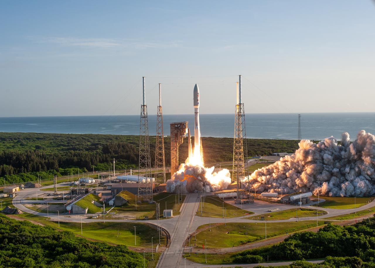 A United Launch Alliance Atlas V 541 rocket lifts off from Space Launch Complex 41 at Cape Canaveral Air Force Station in Florida on July 30, 2020, at 7:50 a.m. EDT, carrying NASA’s Mars Perseverance rover and Ingenuity helicopter. The rover is part of NASA’s Mars Exploration Program, a long-term effort of robotic exploration of the Red Planet. The rover’s seven instruments will search for habitable conditions in the ancient past and signs of past microbial life on Mars. The Launch Services Program at Kennedy is responsible for launch management.