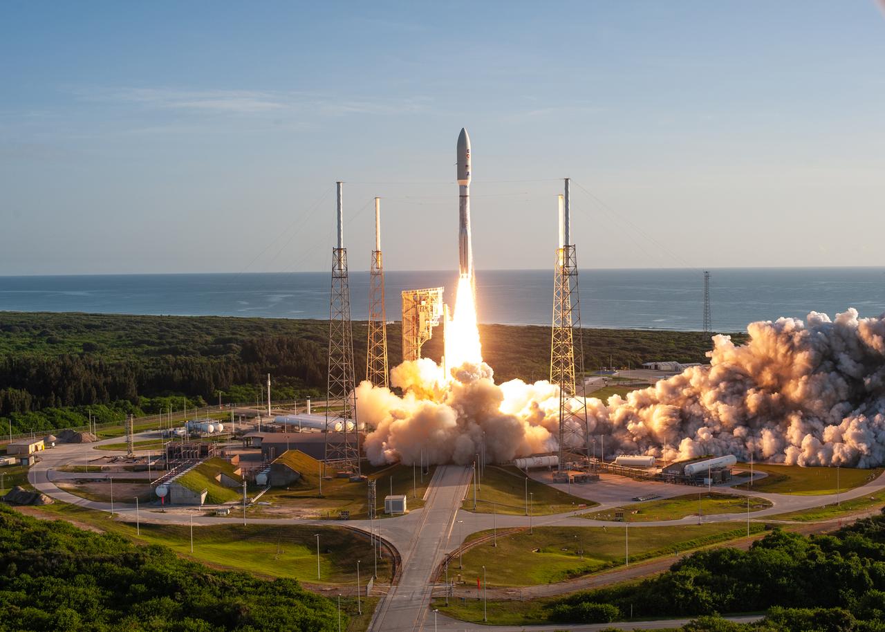 A United Launch Alliance Atlas V 541 rocket lifts off from Space Launch Complex 41 at Cape Canaveral Air Force Station in Florida on July 30, 2020, at 7:50 a.m. EDT, carrying NASA’s Mars Perseverance rover and Ingenuity helicopter. The rover is part of NASA’s Mars Exploration Program, a long-term effort of robotic exploration of the Red Planet. The rover’s seven instruments will search for habitable conditions in the ancient past and signs of past microbial life on Mars. The Launch Services Program at Kennedy is responsible for launch management.