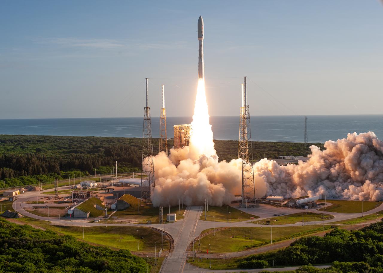 A United Launch Alliance Atlas V 541 rocket lifts off from Space Launch Complex 41 at Cape Canaveral Air Force Station in Florida on July 30, 2020, at 7:50 a.m. EDT, carrying NASA’s Mars Perseverance rover and Ingenuity helicopter. The rover is part of NASA’s Mars Exploration Program, a long-term effort of robotic exploration of the Red Planet. The rover’s seven instruments will search for habitable conditions in the ancient past and signs of past microbial life on Mars. The Launch Services Program at Kennedy is responsible for launch management.