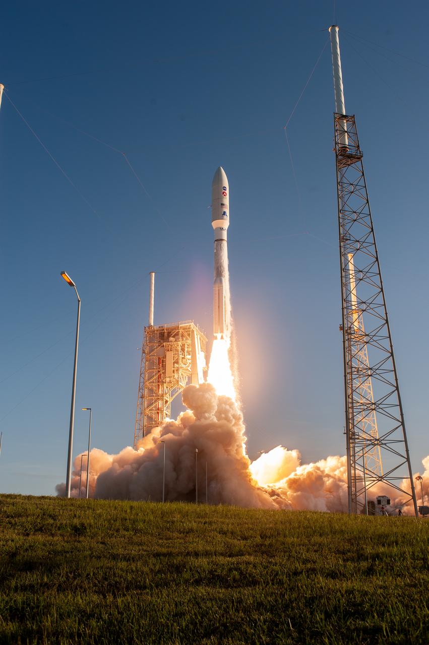 A United Launch Alliance Atlas V 541 rocket lifts off from Space Launch Complex 41 at Cape Canaveral Air Force Station in Florida on July 30, 2020, at 7:50 a.m. EDT, carrying NASA’s Mars Perseverance rover and Ingenuity helicopter. The rover is part of NASA’s Mars Exploration Program, a long-term effort of robotic exploration of the Red Planet. The rover’s seven instruments will search for habitable conditions in the ancient past and signs of past microbial life on Mars. The Launch Services Program at Kennedy is responsible for launch management.