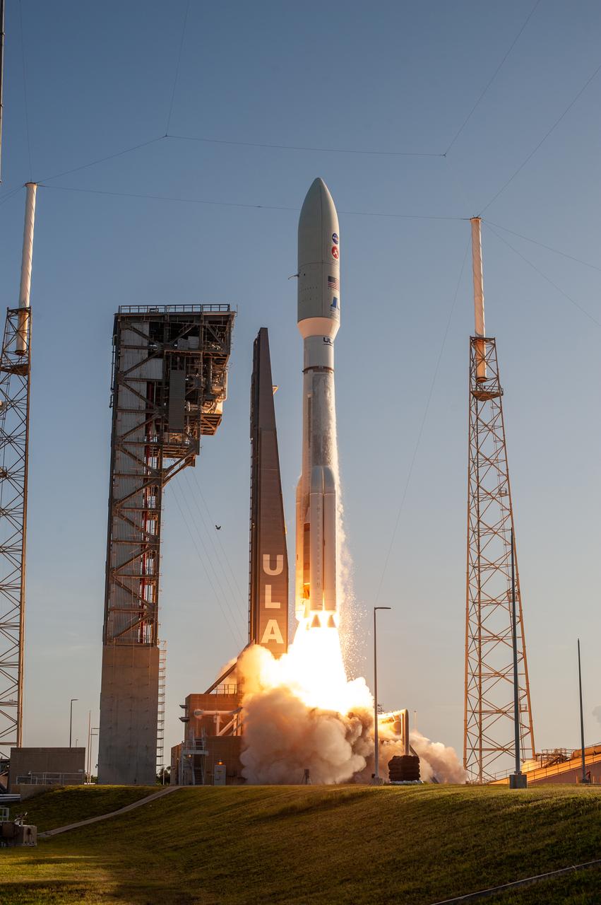 A United Launch Alliance Atlas V 541 rocket lifts off from Space Launch Complex 41 at Cape Canaveral Air Force Station in Florida on July 30, 2020, at 7:50 a.m. EDT, carrying NASA’s Mars Perseverance rover and Ingenuity helicopter. The rover is part of NASA’s Mars Exploration Program, a long-term effort of robotic exploration of the Red Planet. The rover’s seven instruments will search for habitable conditions in the ancient past and signs of past microbial life on Mars. The Launch Services Program at Kennedy is responsible for launch management.