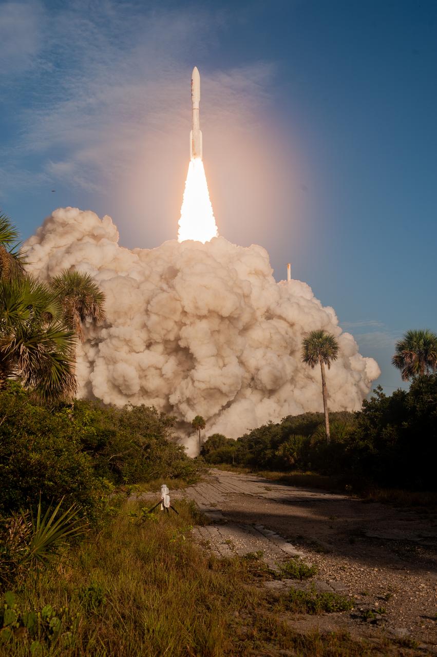 A United Launch Alliance Atlas V 541 rocket lifts off from Space Launch Complex 41 at Cape Canaveral Air Force Station in Florida on July 30, 2020, at 7:50 a.m. EDT, carrying NASA’s Mars Perseverance rover and Ingenuity helicopter. The rover is part of NASA’s Mars Exploration Program, a long-term effort of robotic exploration of the Red Planet. The rover’s seven instruments will search for habitable conditions in the ancient past and signs of past microbial life on Mars. The Launch Services Program at Kennedy is responsible for launch management.