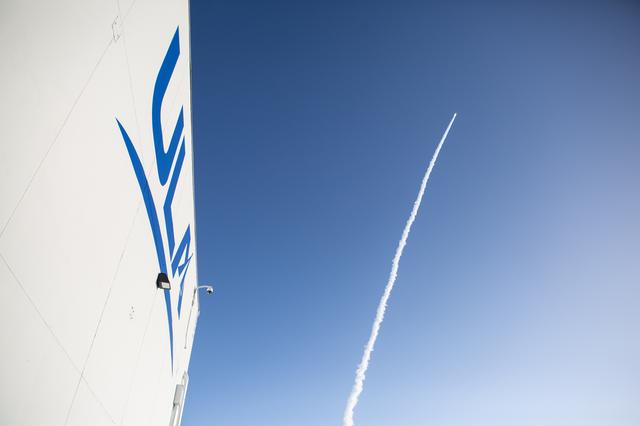 NASA image: Mars 2020 Liftoff