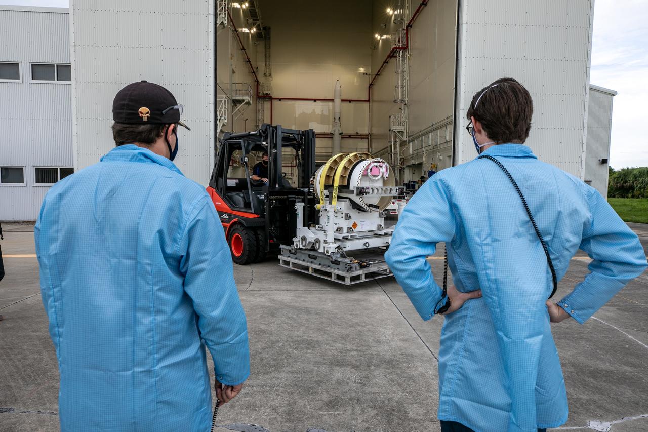 The last of three motors required to assemble the Launch Abort System for NASA’s Artemis II mission, the attitude control motor (ACM), arrives at Kennedy Space Center in Florida on August 28. The attitude control motor (ACM) was delivered by truck from Northrop Grumman’s manufacturing facility in Maryland, to the Launch Abort System Facility (LASF) at Kennedy. During launch of Orion atop the agency’s Space Launch System rocket, the LAS motors work together to separate the spacecraft from the rocket in the unlikely event of an emergency during launch. The LAS includes three motors – the launch abort motor, the jettison motor, and the attitude control motor—that once activated, will steer the spacecraft carrying the astronauts to safety. The ACM operates to keep Orion’s crew module on a controlled flight path in the event it needs to jettison and steer away from the rocket. Artemis II is the first crewed flight in a series of increasingly complex missions to the Moon that will lay the foundation for exploration of Mars and beyond. Artemis II will confirm all of the Orion spacecraft’s systems operate as designed in the actual environment of deep space with astronauts aboard. As part of the Artemis program, NASA will send the first woman and next man to the Moon in 2024.