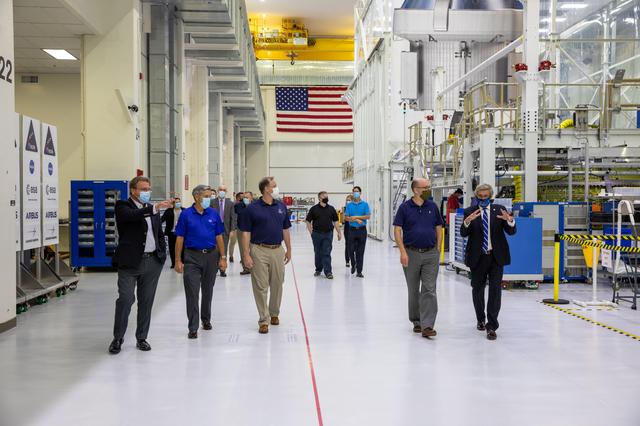 NASA image: OMB Director and Bridenstine Tour in O&C