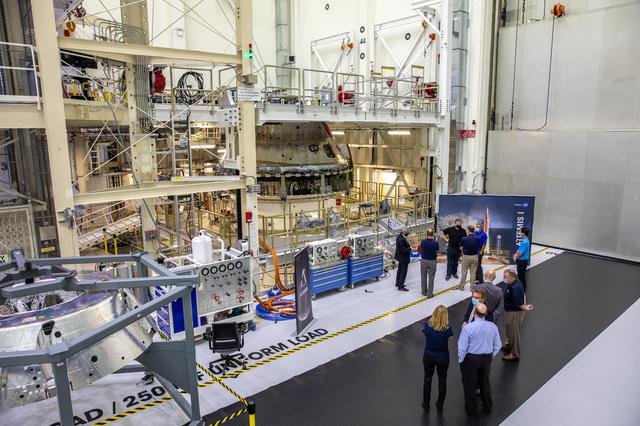 NASA image: OMB Director and Bridenstine Tour in O&C