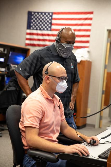 NASA image: Launch Software Team in LCC