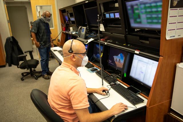 NASA image: Launch Software Team in LCC