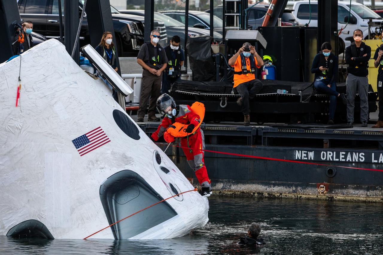 NASA astronauts Shane Kimbrough and Megan McArthur, Japan Aerospace Exploration Agency astronaut Akihiko Hoshide, and European Space Agency astronaut Thomas Pesquet participate in an egress training exercise in Port Canaveral, Florida, on Oct. 1, 2020, in preparation for NASA’s SpaceX Crew-2 mission as part of the agency’s Commercial Crew Program. The exercise involved simulating an emergency situation after splashdown of the Crew Dragon spacecraft. Using a mock-up of the Crew Dragon, the crew practiced exiting the capsule and jumping into the water. Crew-2 is targeted to launch from Kennedy Space Center’s Launch Complex 39A in spring 2021.