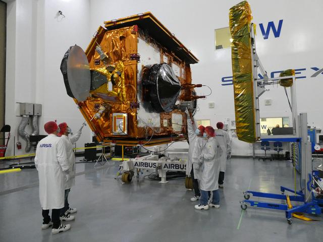 NASA image: Sentinel-6 Spacecraft Processing