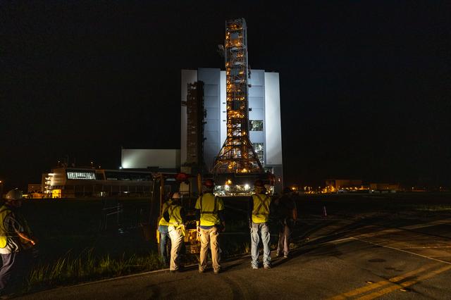 NASA image: ML Roll Back to Pad 39B