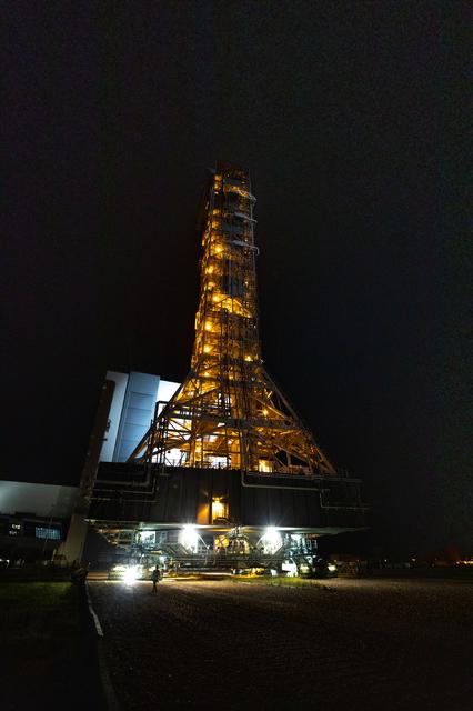 NASA image: ML Roll Back to Pad 39B