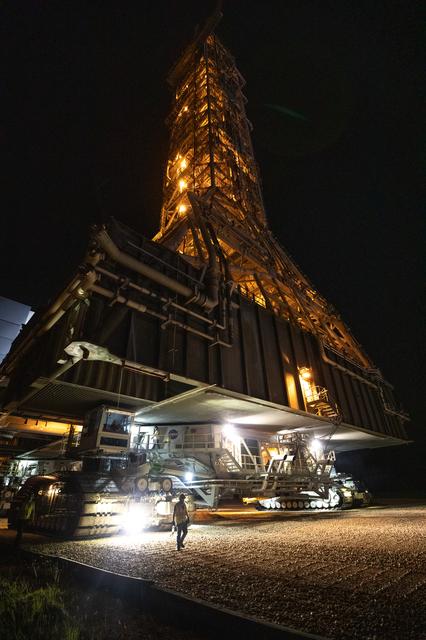NASA image: ML Roll Back to Pad 39B