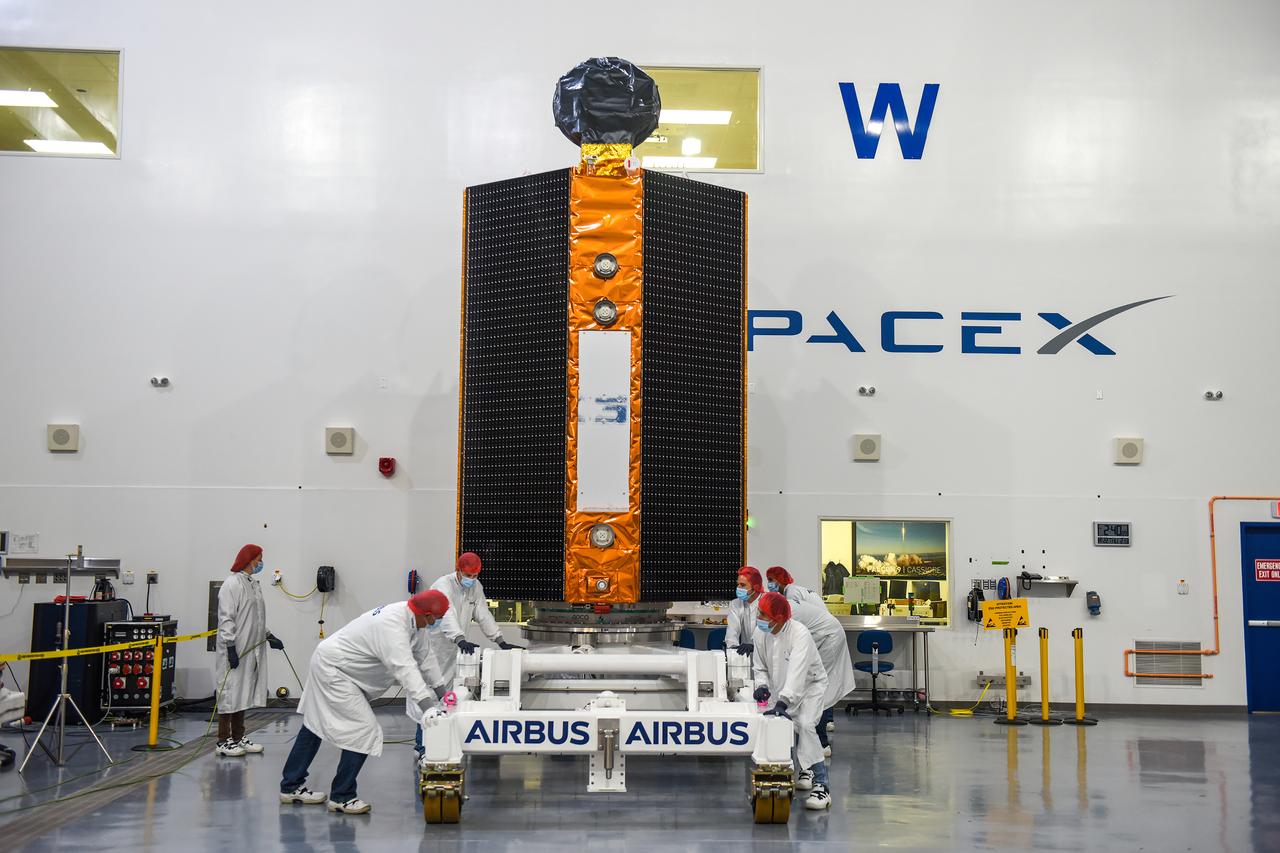 Airbus Defence and Space technicians position the Sentinel-6 Michael Freilich spacecraft for fueling inside SpaceX’s Payload Processing Facility at Vandenberg Air Force Base (VAFB) in California on Oct. 22, 2020. The mission is an international collaboration and will be the first of two satellites launched to continue observing changes in Earth’s sea levels for at least the next decade. The Sentinel-6 Michael Freilich satellite is scheduled to launch from VAFB atop a SpaceX Falcon 9 rocket. NASA’s Launch Services Program at Kennedy Space Center in Florida is responsible for launch management.