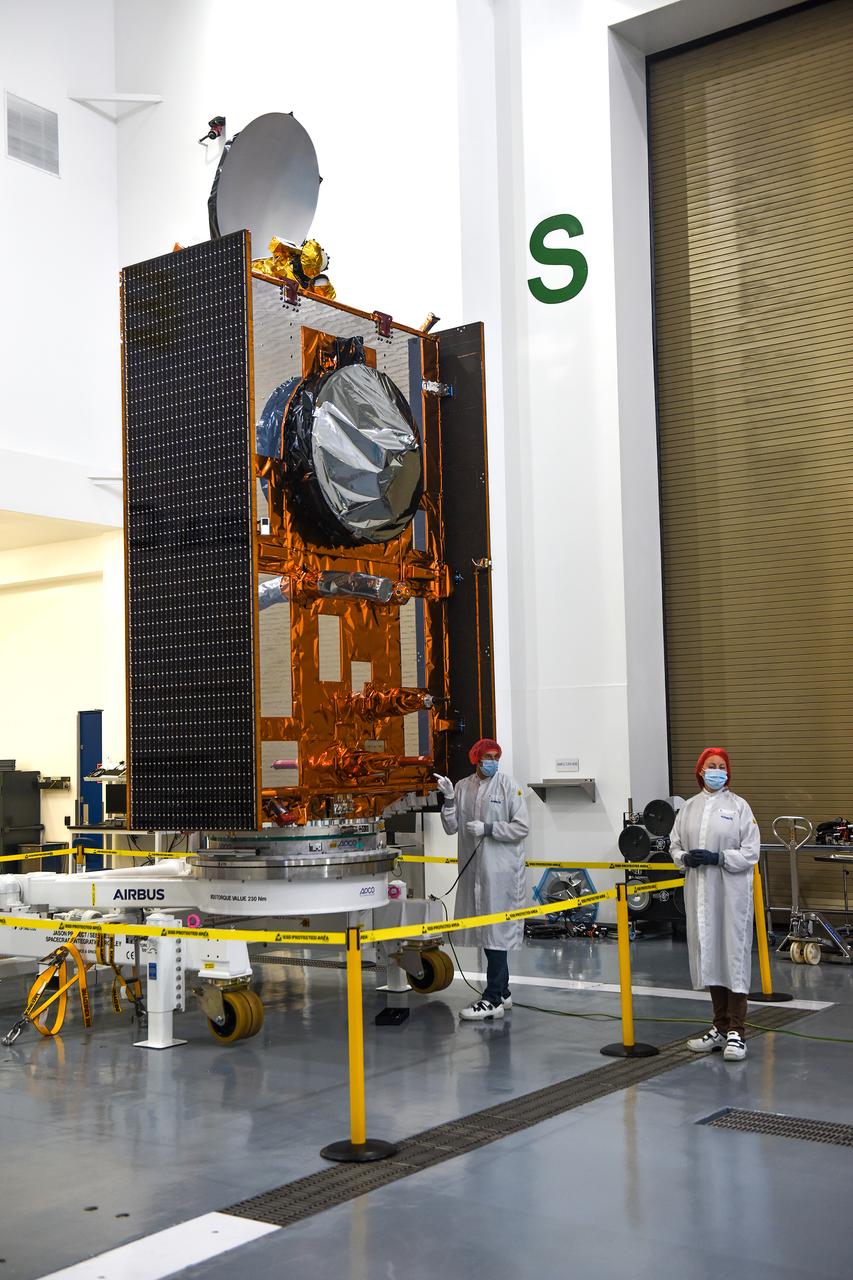Airbus Defence and Space technicians position the Sentinel-6 Michael Freilich spacecraft for fueling inside SpaceX’s Payload Processing Facility at Vandenberg Air Force Base (VAFB) in California on Oct. 22, 2020. The mission is an international collaboration and will be the first of two satellites launched to continue observing changes in Earth’s sea levels for at least the next decade. The Sentinel-6 Michael Freilich satellite is scheduled to launch from VAFB atop a SpaceX Falcon 9 rocket. NASA’s Launch Services Program at Kennedy Space Center in Florida is responsible for launch management.