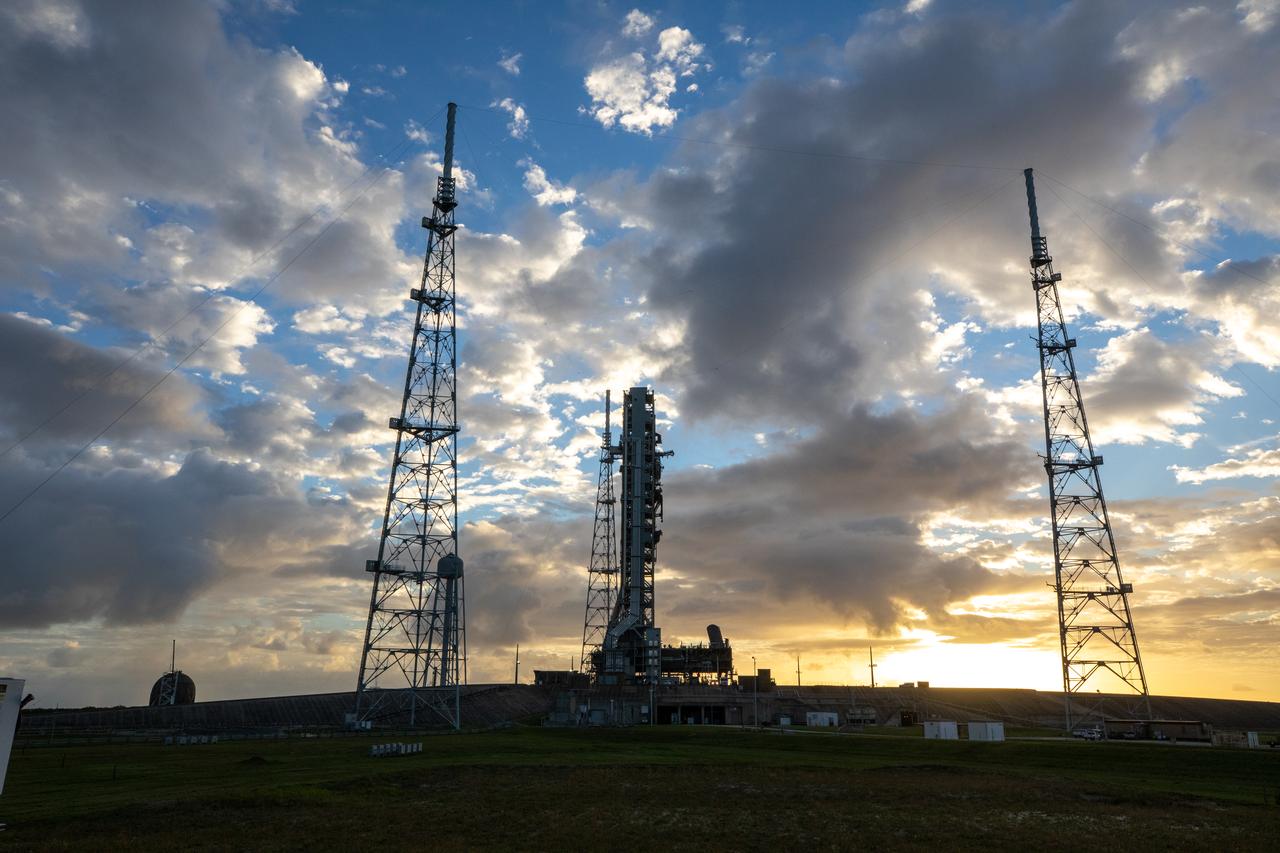 The mobile launcher for the Artemis I mission is in view on the top of Launch Pad 39B at NASA’s Kennedy Space Center in Florida on Oct. 23, 2020. The nearly 400-foot-tall mobile launcher is at the pad to allow engineers with Exploration Ground Systems and Jacobs to complete several tasks, including a timing test to validate the launch team’s countdown timeline, and a thorough, top-to-bottom wash down of the mobile launcher to remove any debris remaining from construction and installation of the umbilical arms. Artemis I will test the Orion spacecraft and Space Launch System as an integrated system ahead of crewed flights to the Moon. Under the Artemis program, NASA will land the first woman and the next man on the Moon in 2024.
