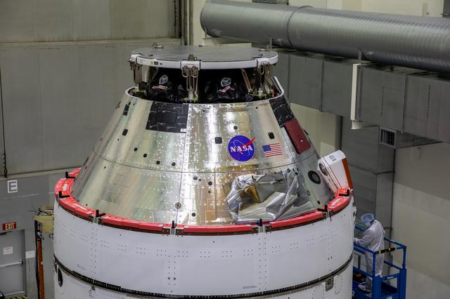 NASA image: Artemis I Spacecraft Adapter Jettison Fairing Installed - NASA M