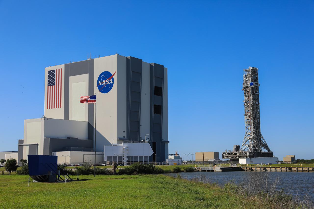The mobile launcher for the Artemis I mission, atop crawler-transporter 2, arrives at the Vehicle Assembly Building at NASA’s Kennedy Space Center in Florida on Oct. 30, 2020. The nearly 400-foot-tall mobile launcher was at Launch Pad 39B for 10 days, while engineers with Exploration Ground Systems and Jacobs performed several tasks, including a timing test to validate the launch team’s countdown timeline, and a thorough, top-to-bottom wash down of the mobile launcher to remove any debris remaining from construction and installation of the umbilical arms. Artemis I will test the Orion spacecraft and Space Launch System as an integrated system ahead of crewed flights to the Moon. Under the Artemis program, NASA will land the first woman and the next man on the Moon in 2024.