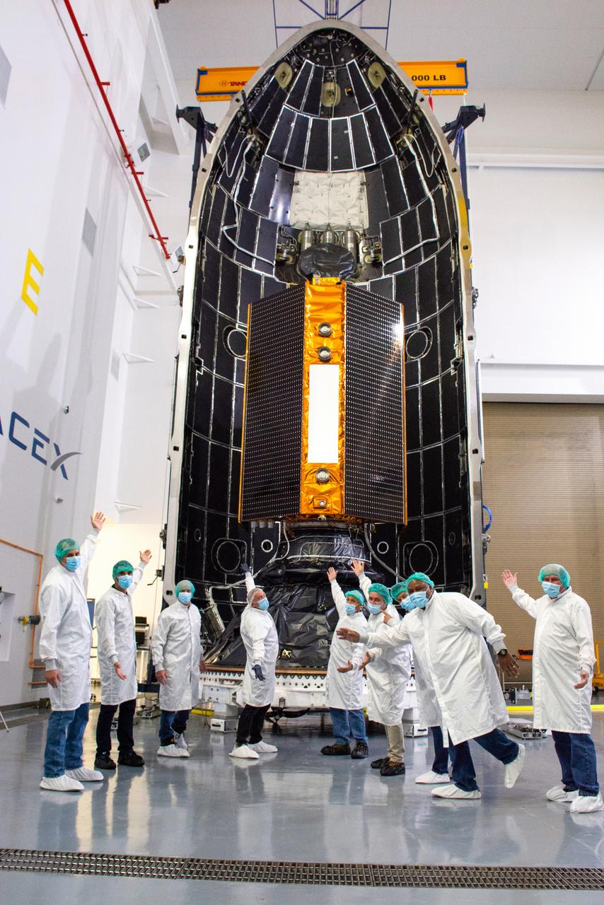 Inside SpaceX’s Payload Processing Facility at Vandenberg Air Force Base in California, the U.S.-European Sentinel-6 Michael Freilich ocean-monitoring satellite is being encapsulated in the SpaceX Falcon 9 payload fairing on Nov. 3, 2020. Sentinel-6 is scheduled to launch on Nov. 21, 2020, at 12:17 p.m. EST (9:17 a.m. PST), atop the SpaceX Falcon 9 rocket from Space Launch Complex 4E at Vandenberg Air Force Base. The Launch Services Program at Kennedy is responsible for launch management.