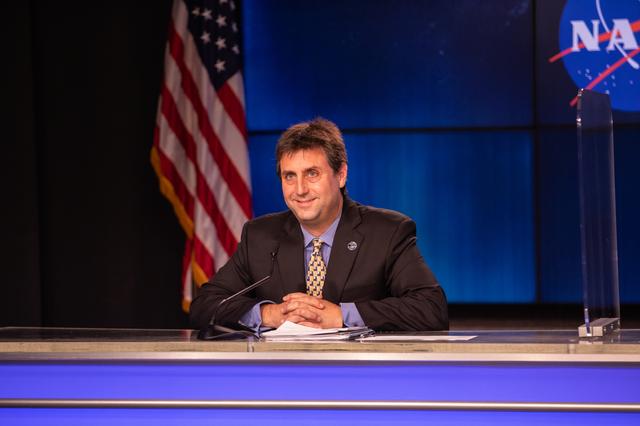 NASA image: SpaceX Crew-1 Pre-Launch Briefing