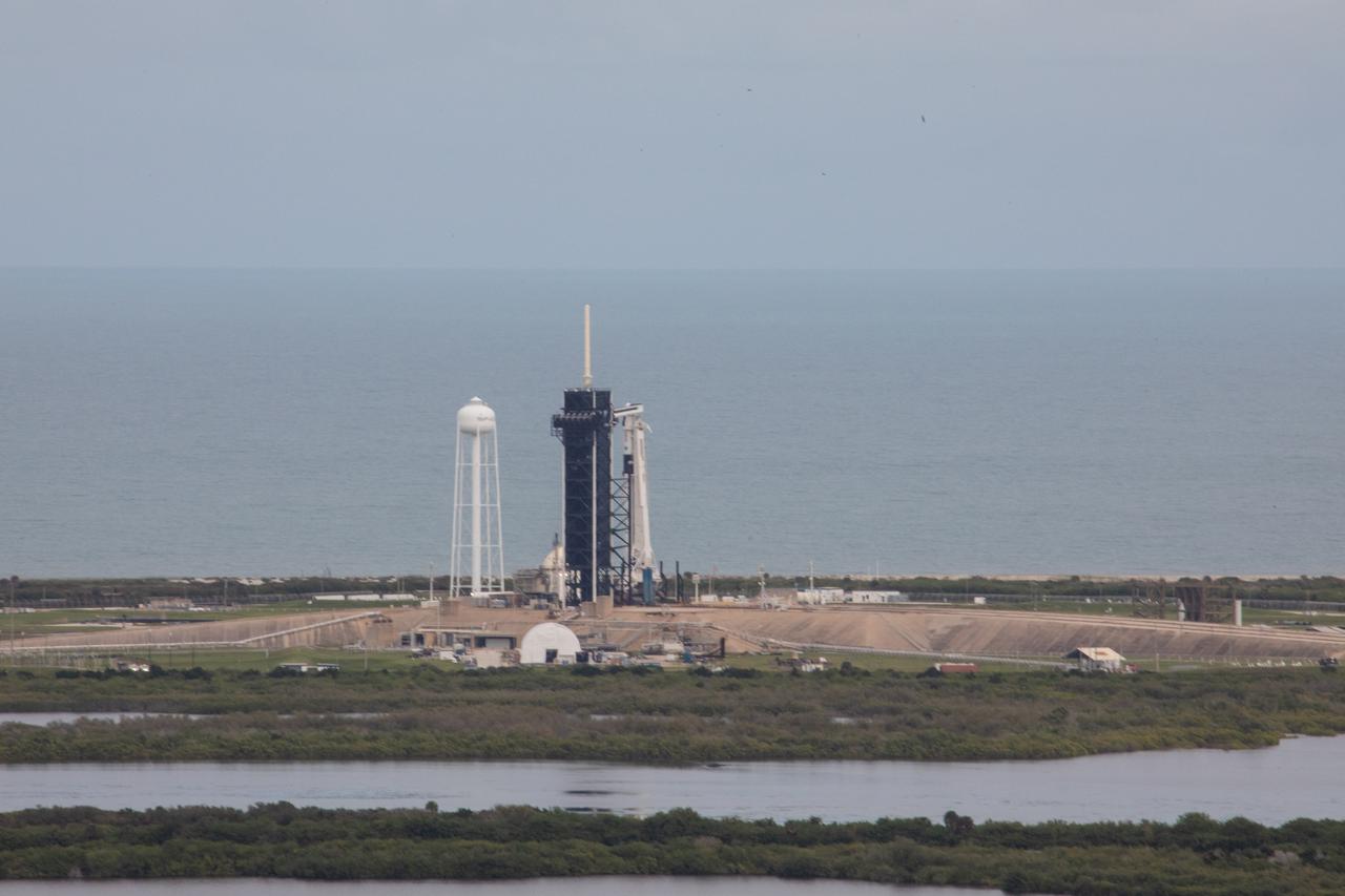 A SpaceX Falcon 9 rocket sits on Launch Pad 39A at NASA’s Kennedy Space Center in Florida on Nov. 15, 2020, ready for launch. The Crew Dragon Resilience capsule sits atop with NASA’s SpaceX Crew-1 NASA astronauts, Michael Hopkins, spacecraft commander; Victor Glover, pilot; Shannon Walker, mission specialist; and Japan Aerospace Exploration Agency astronaut Soichi Noguchi, mission specialist. Crew-1 is the first regular crew mission of a U.S. commercial spacecraft with astronauts to the International Space Station as part of NASA’s Commercial Crew Program. The Crew Dragon will dock with the space station and the crew will remain on the orbiting laboratory for a six-month science mission.