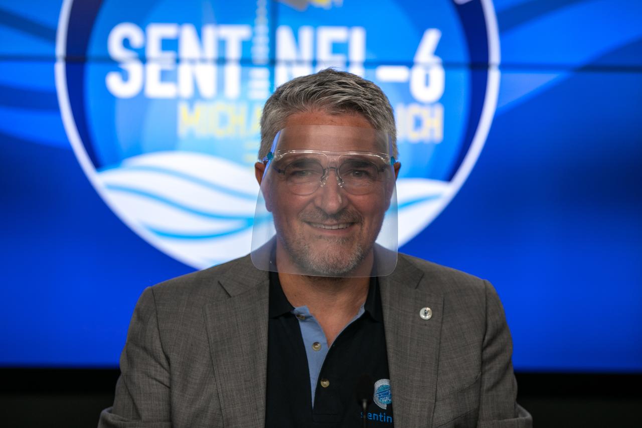 Pierrik Vuilleumier, project manager, European Space Agency (ESA), participates in a prelaunch news conference for the Sentinel-6 Michael Freilich mission at Vandenberg Air Force Base in California on Nov. 20, 2020.  The Sentinel-6/Jason-CS (Continuity of Service) mission consists of the Sentinel-6 Michael Freilich satellite, which will be followed by its twin, the Sentinel-6B satellite, in 2025. The Sentinel-6/Jason-CS mission is part of Copernicus, the European Union’s Earth observation program, managed by the European Commission. Continuing the legacy of the Jason series missions, Sentinel-6/Jason-CS will extend the records of sea level into their fourth decade, collecting accurate measurements of sea surface height for more than 90% of the world’s seas, and providing crucial information for operational oceanography, marine meteorology, and climate studies. Sentinel-6 Michael Freilich launched Nov. 21, 2020, at 9:17 PST (12:17 EST). NASA’s Launch Services Program at Kennedy Space Center was responsible for launch management.