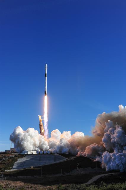 NASA image: Sentinel-6 Liftoff