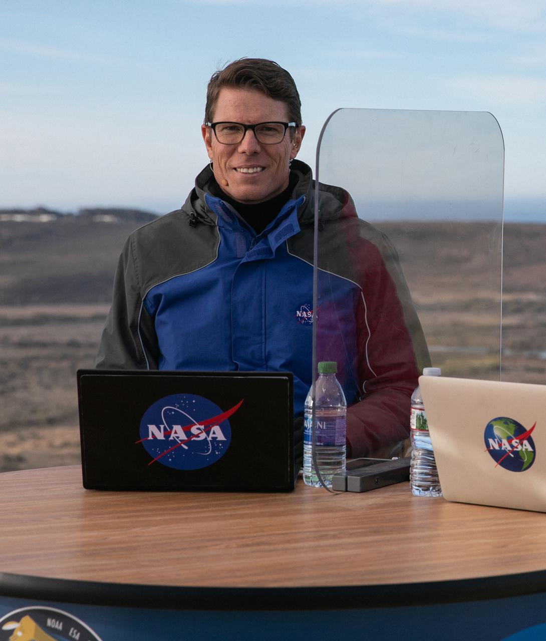 NASA Launch Commentator Derrol Nail participates in the launch broadcast for the Sentinel-6 Michael Freilich mission on Nov. 21, 2020, at Vandenberg Air Force Base in California. The SpaceX Falcon 9 rocket carrying the Sentinel-6 Michael Freilich spacecraft launched from Vandenberg’s Space Launch Complex 4 at 9:17 a.m. PST (12:17 p.m. EST).  The Sentinel-6/Jason-CS (Continuity of Service) mission consists of the Sentinel-6 Michael Freilich satellite, which will be followed by its twin, the Sentinel-6B satellite, in 2025. The Sentinel-6/Jason-CS mission is part of Copernicus, the European Union’s Earth observation program, managed by the European Commission. Continuing the legacy of the Jason series missions, Sentinel-6/Jason-CS will extend the records of sea level into their fourth decade, collecting accurate measurements of sea surface height for more than 90% of the world’s seas, and providing crucial information for operational oceanography, marine meteorology, and climate studies. NASA’s Launch Services Program at Kennedy Space Center was responsible for launch management.