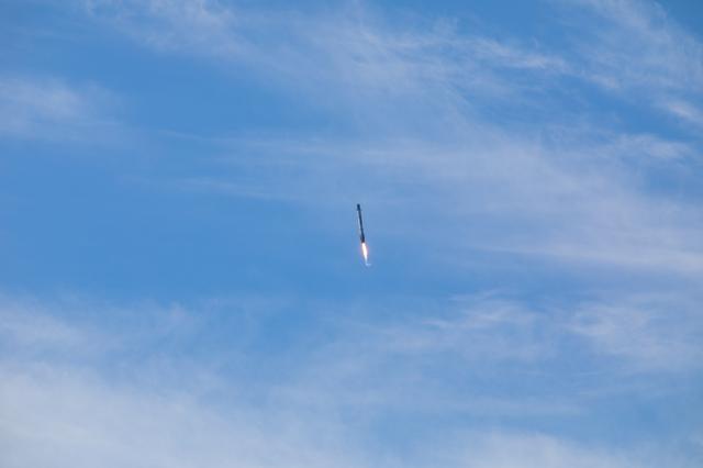 NASA image: Sentinel-6 First Stage Booster Landing