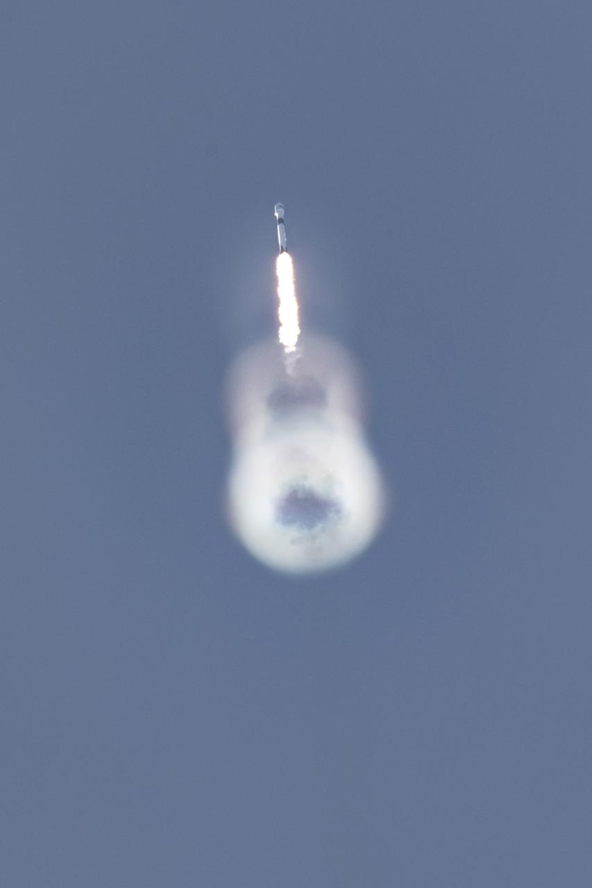 The SpaceX Falcon 9 rocket carrying the Sentinel-6 Michael Freilich spacecraft lifts off from Space Launch Complex 4 at Vandenberg Air Force Base in California, Nov. 21, 2020, at 9:17 a.m. PST (12:17 p.m. EST). The Sentinel-6/Jason-CS (Continuity of Service) mission consists of the Sentinel-6 Michael Freilich satellite, which will be followed by its twin, the Sentinel-6B satellite, in 2025. The Sentinel-6/Jason-CS mission is part of Copernicus, the European Union’s Earth observation program, managed by the European Commission. Continuing the legacy of the Jason series missions, Sentinel-6/Jason-CS will extend the records of sea level into their fourth decade, collecting accurate measurements of sea surface height for more than 90% of the world’s seas, and providing crucial information for operational oceanography, marine meteorology, and climate studies. NASA’s Launch Services Program at Kennedy Space Center was responsible for launch management.