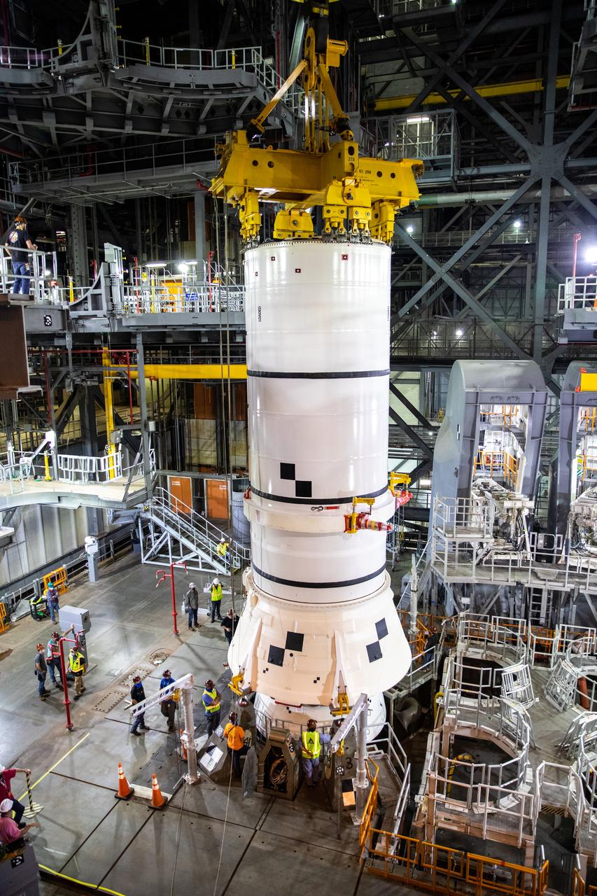 SLS Artemis I Aft Segment Stacking