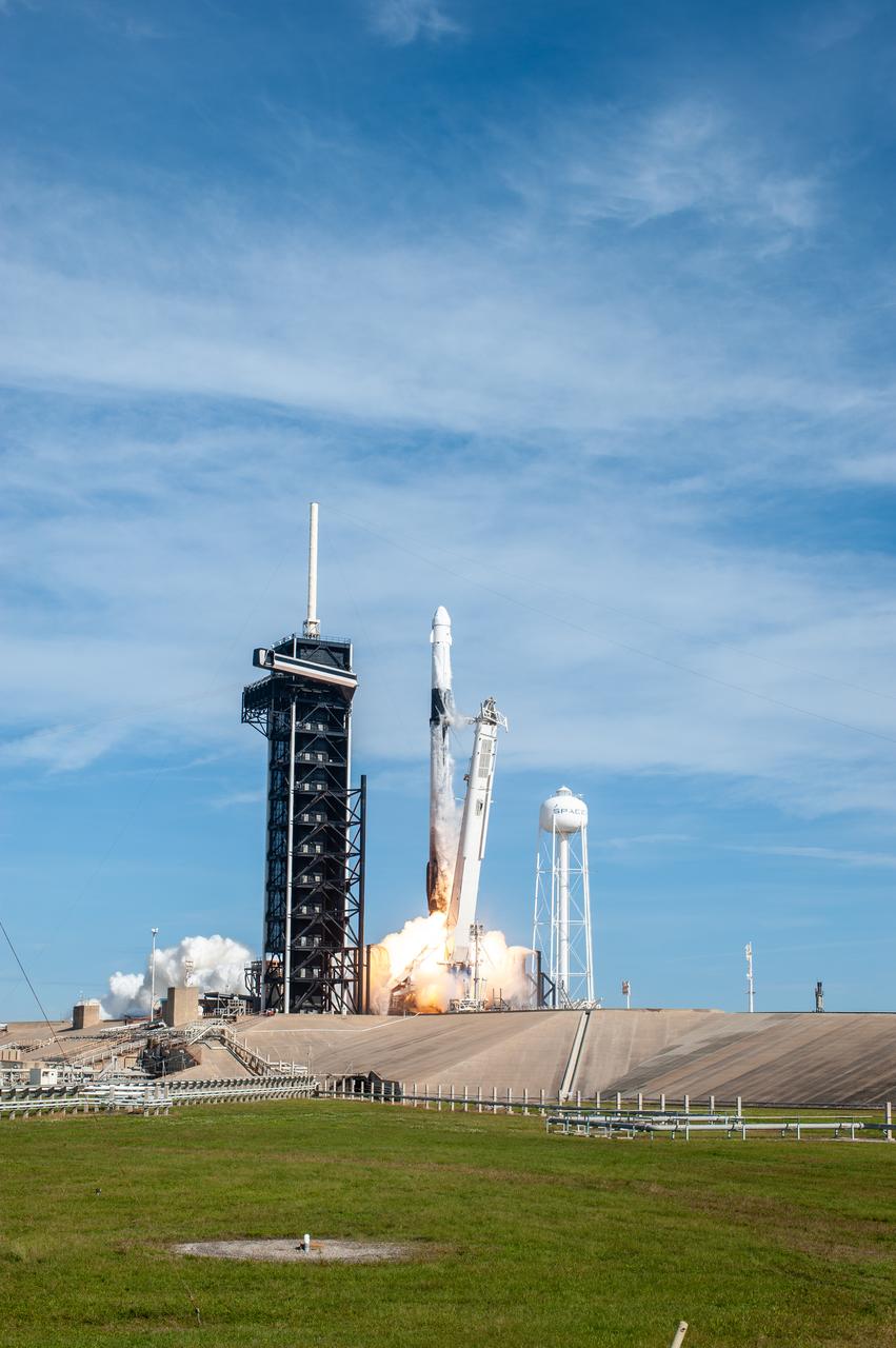 A SpaceX Falcon 9 rocket lifts off from Launch Complex 39A at Kennedy Space Center in Florida at 11:17 a.m. EST on Dec. 6, 2020, carrying the uncrewed cargo Dragon spacecraft on its journey to the International Space Station for NASA and SpaceX’s 21st Commercial Resupply Services (CRS-21) mission. Dragon will deliver more than 6,400 pounds of science investigations and cargo to the orbiting laboratory. The mission marks the first launch for SpaceX under NASA’s CRS-2 contract.