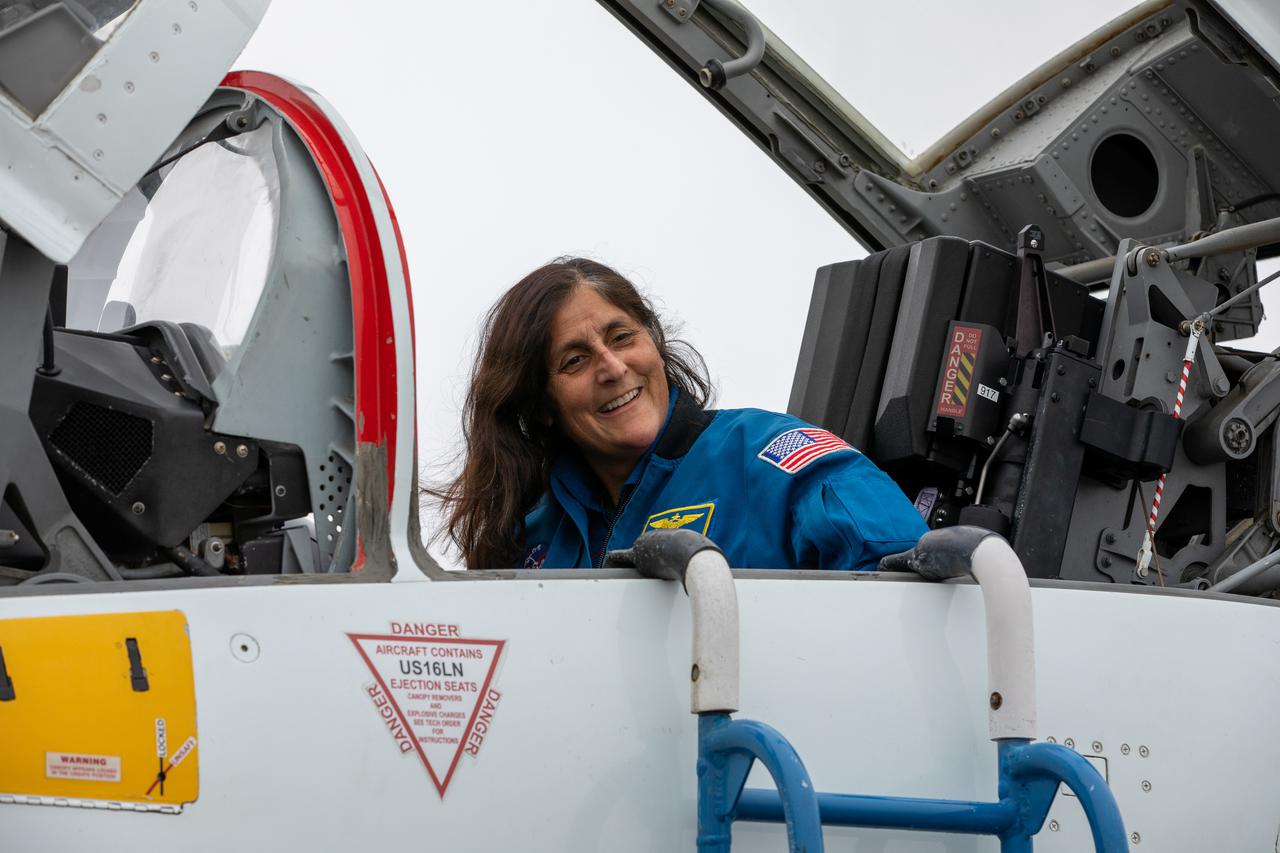 NASA astronaut Sunita “Suni” Williams, commander of Boeing’s Starliner-1 mission, arrives aboard a T-38 jet aircraft at the Launch and Landing Facility at Kennedy Space Center in Florida on Dec. 17, 2020. She is at Kennedy to prepare for her flight to the International Space Station on Boeing’s CST-100 Starliner, as part of the agency’s Commercial Crew Program.
