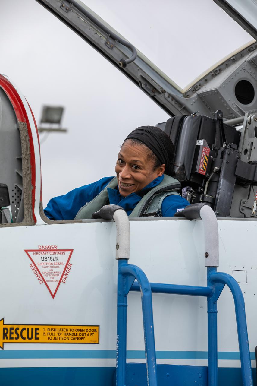NASA astronaut Jeanette Epps, a crew member for Boeing’s Starliner-1 mission, arrives aboard a T-38 jet aircraft at the Launch and Landing Facility at Kennedy Space Center in Florida on Dec. 17, 2020. She is at Kennedy to prepare for her flight to the International Space Station on Boeing’s CST-100 Starliner, as part of the agency’s Commercial Crew Program.