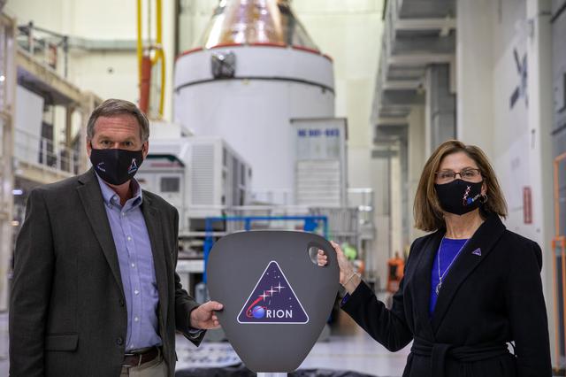 NASA image: Artemis I Orion Lift to Transporter - Key Handover from Lockheed