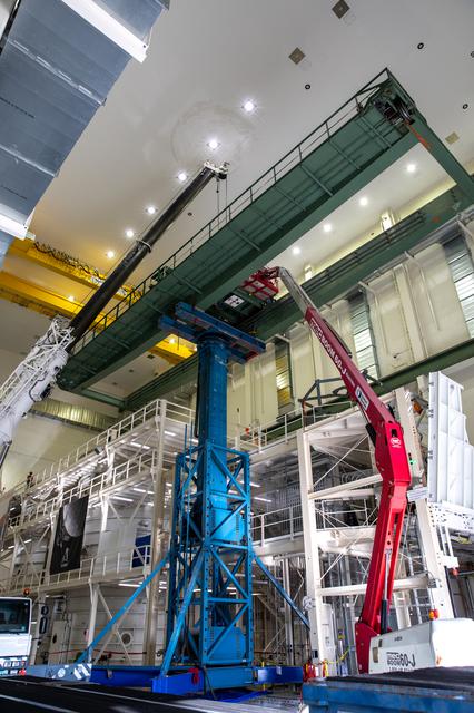 NASA image: Crane Replacement in O&C Highbay