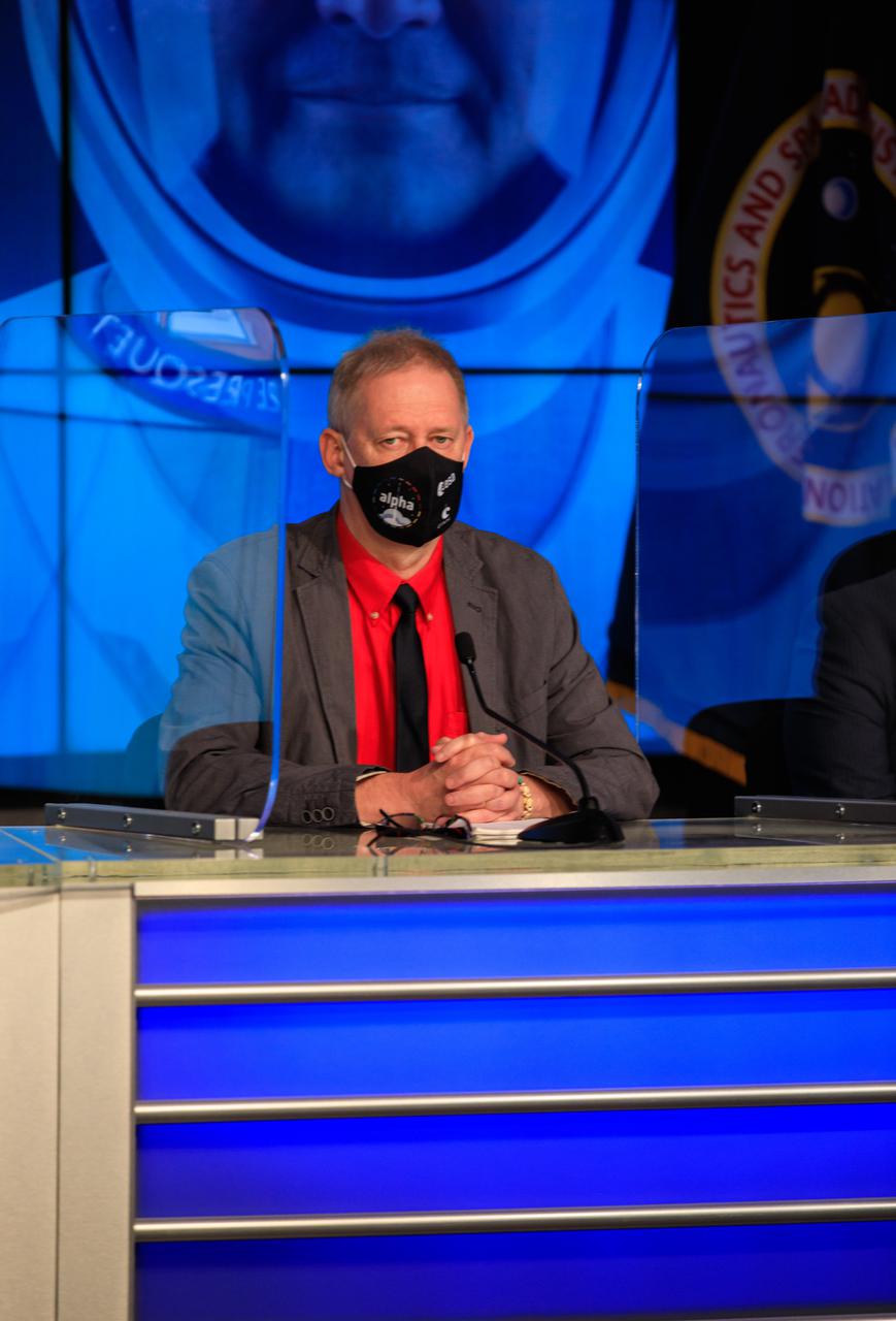 Frank de Winne, manager, International Space Station Program, ESA, participates in the SpaceX Crew-2 prelaunch news conference held at NASA’s Kennedy Space Center in Florida on April 20, 2021. NASA astronauts Shane Kimbrough and  Megan McArthur, JAXA astronaut Akihiko Hoshide, and ESA astronaut Thomas Pesquet will fly on Crew-2, the second crew rotation mission to the International Space Station as part of NASA’s Commercial Crew Program. They will launch aboard SpaceX’s Crew Dragon spacecraft, named Endeavour, powered by the company’s Falcon 9 rocket. Liftoff is set for Earth Day, Thursday, April 22, at 6:11 a.m. EDT.