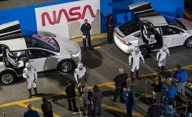 NASA image: SpaceX Crew-2 Astronaut Suit-Up