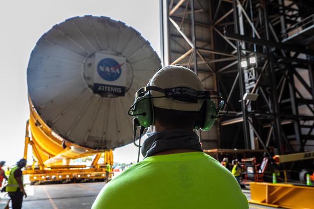 NASA image: Artemis I Core Stage Offload to VAB