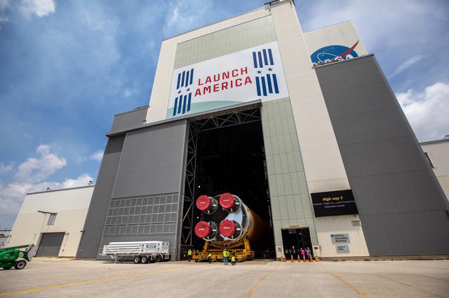 NASA image: Artemis I Core Stage Offload to VAB