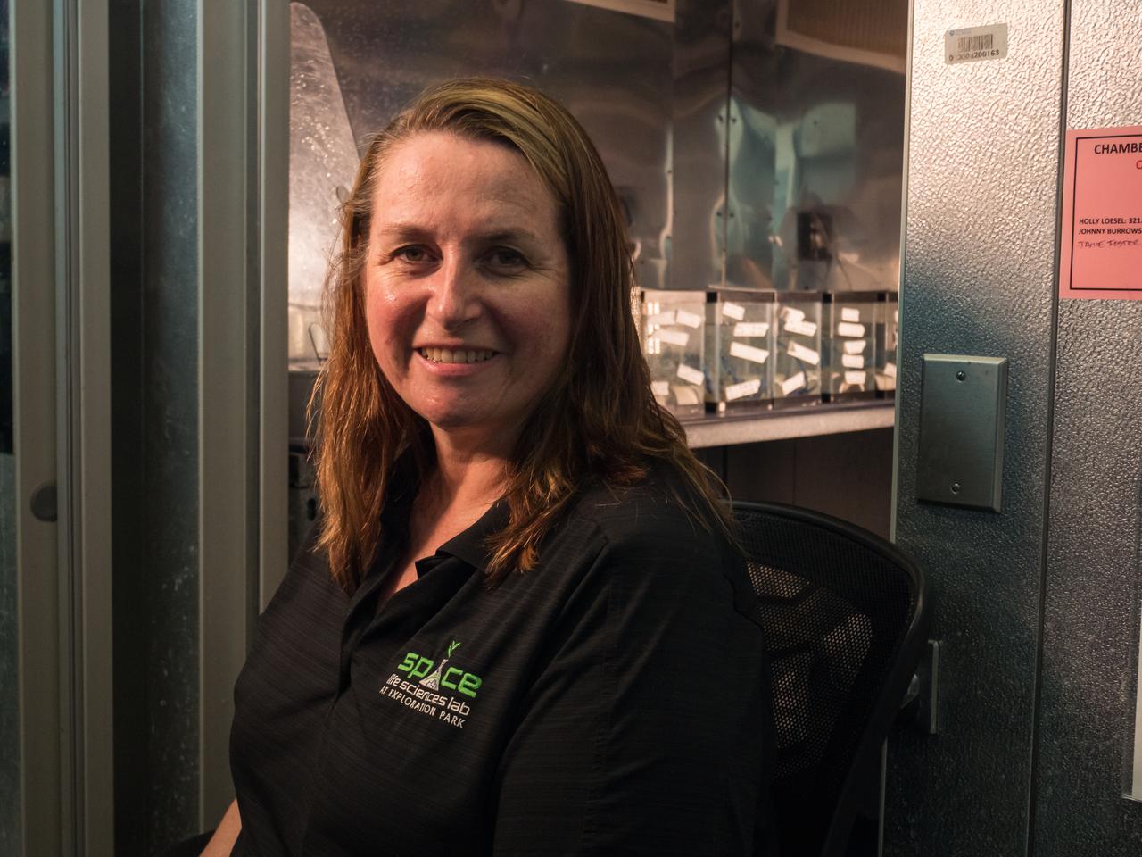 Inside the Space Life Sciences Laboratory at NASA’s Kennedy Space Center in Florida, bobtail squid are part of preparations on May 20, 2021, for the Understanding of Microgravity on Animal-Microbe Interactions (UMAMI) experiment that will launch to the International Space Station aboard SpaceX’s 22nd Commercial Resupply Services mission. The experiment will examine the effects of spaceflight on the molecular and chemical interactions between beneficial microbes and their animal hosts. Amimals, including humans, rely on microbes to maintain a healthy digestive and immune system. UMAMI is one of several experiments bound for the space station in the Dragon capsule atop the SpaceX Falcon 9 rocket. The mission is scheduled to lift off from Launch Complex 39A on June 3. 