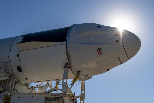 NASA image: SpaceX CRS-22 Rollout at LC-39A