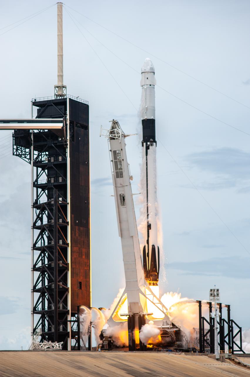 The SpaceX Falcon 9 rocket carrying the Dragon cargo capsule lifts off from Launch Complex 39A at NASA’s Kennedy Space Center in Florida on June 3, 2021, on the company’s 22nd Commercial Resupply Services mission for the agency to the International Space Station. Liftoff was at 1:29 p.m. EDT. Dragon is filled with supplies and payloads including critical materials to directly support dozens of the more than 250 science and research investigations that will occur during Expeditions 65 and 66 on the station. 