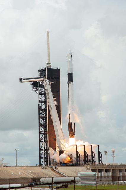 NASA image: SpaceX CRS-22 Liftoff
