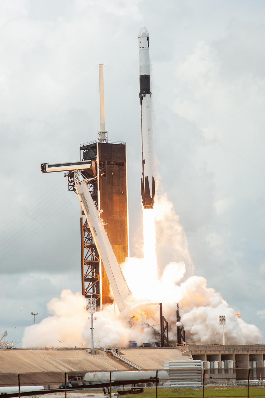 The SpaceX Falcon 9 rocket carrying the Dragon cargo capsule lifts off from Launch Complex 39A at NASA’s Kennedy Space Center in Florida on June 3, 2021, on the company’s 22nd Commercial Resupply Services mission for the agency to the International Space Station. Liftoff was at 1:29 p.m. EDT. Dragon is filled with supplies and payloads including critical materials to directly support dozens of the more than 250 science and research investigations that will occur during Expeditions 65 and 66 on the station. 