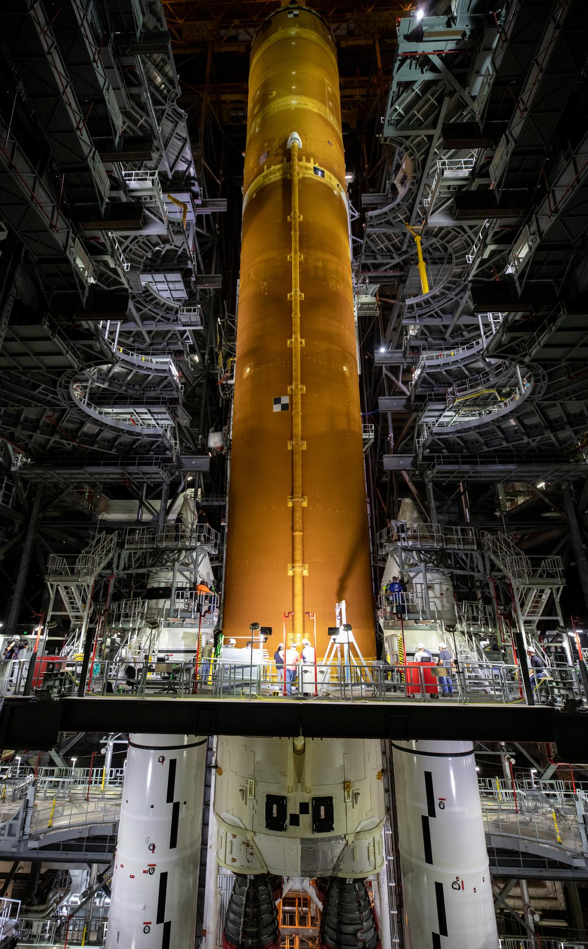 Artemis I SLS Core Stage Lift and Mate