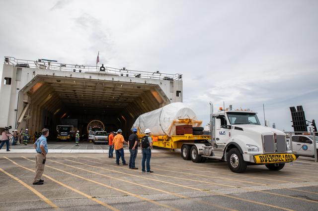 NASA image: Atlas V Booster Arrival for CFT