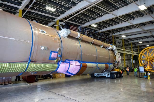 NASA image: Atlas V Booster Arrival for CFT